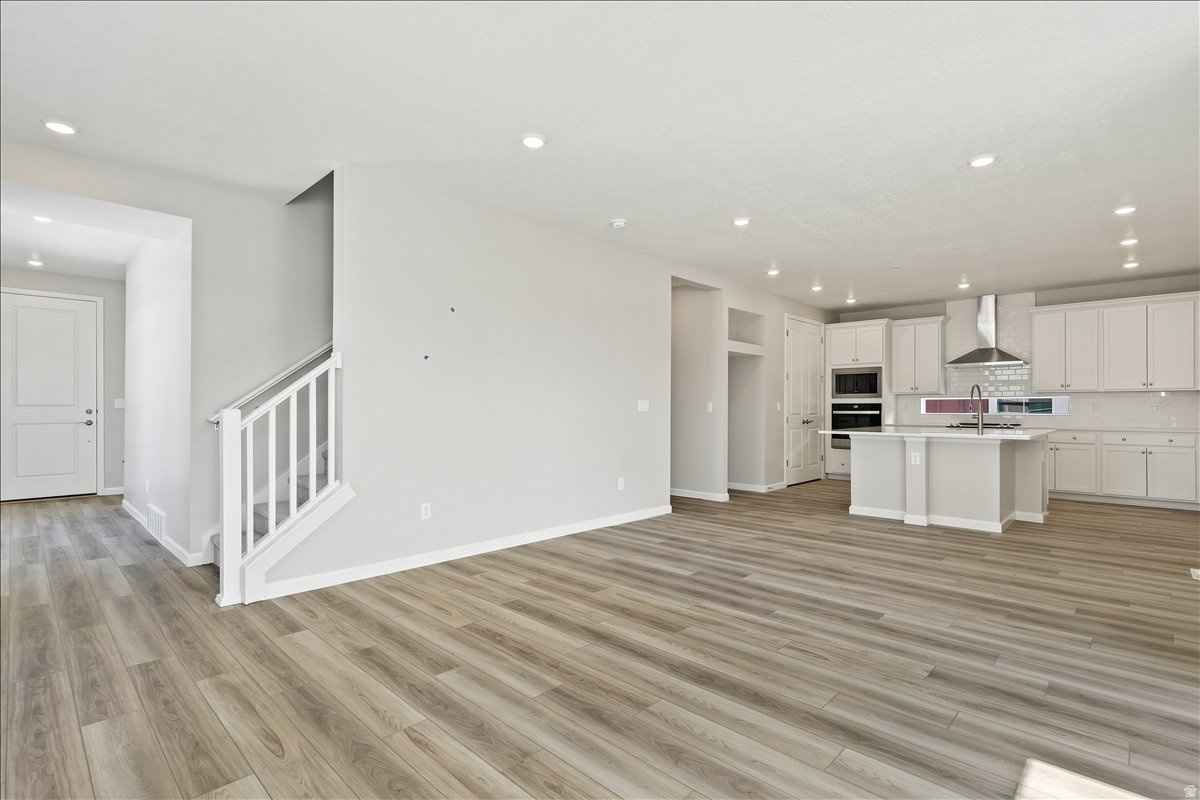 DAYBREAK SPRINGHOUSE - Residential