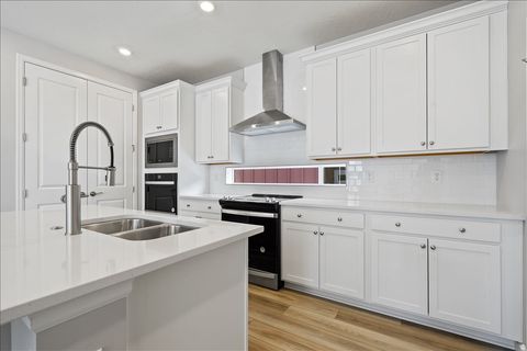 Tiny photo for 6179 W SPARROW VIEW DR #560, South Jordan, UT 84009 (MLS # 2124878)