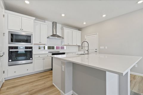 Tiny photo for 6179 W SPARROW VIEW DR #560, South Jordan, UT 84009 (MLS # 2124878)