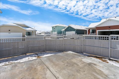 Tiny photo for 6179 W SPARROW VIEW DR #560, South Jordan, UT 84009 (MLS # 2124878)
