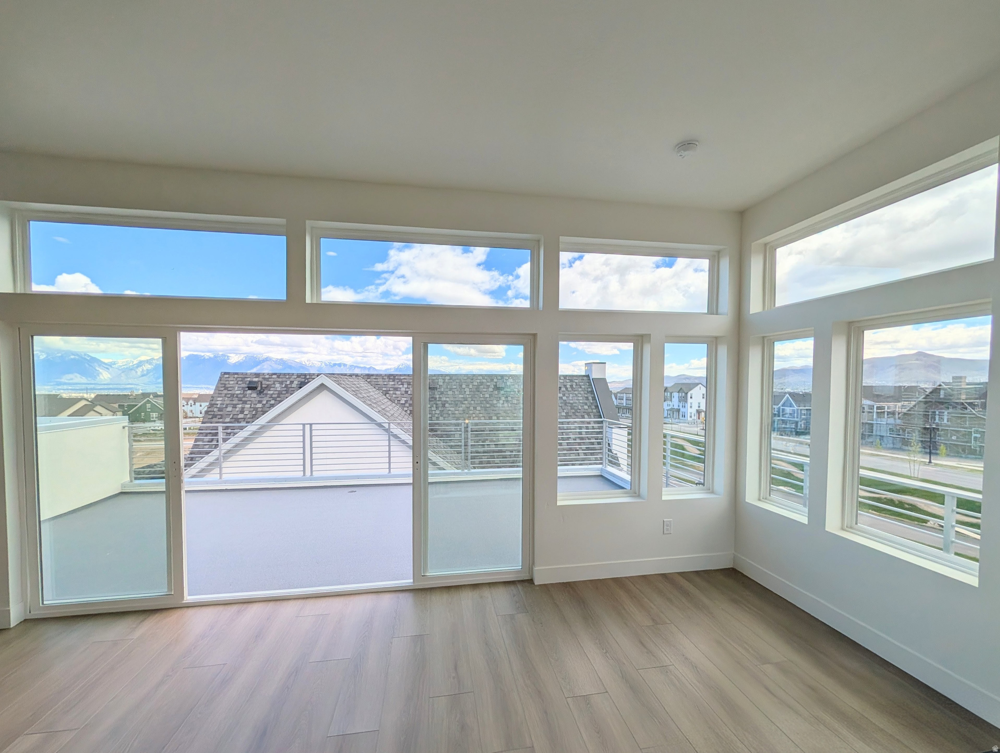 DAYBREAK - Residential