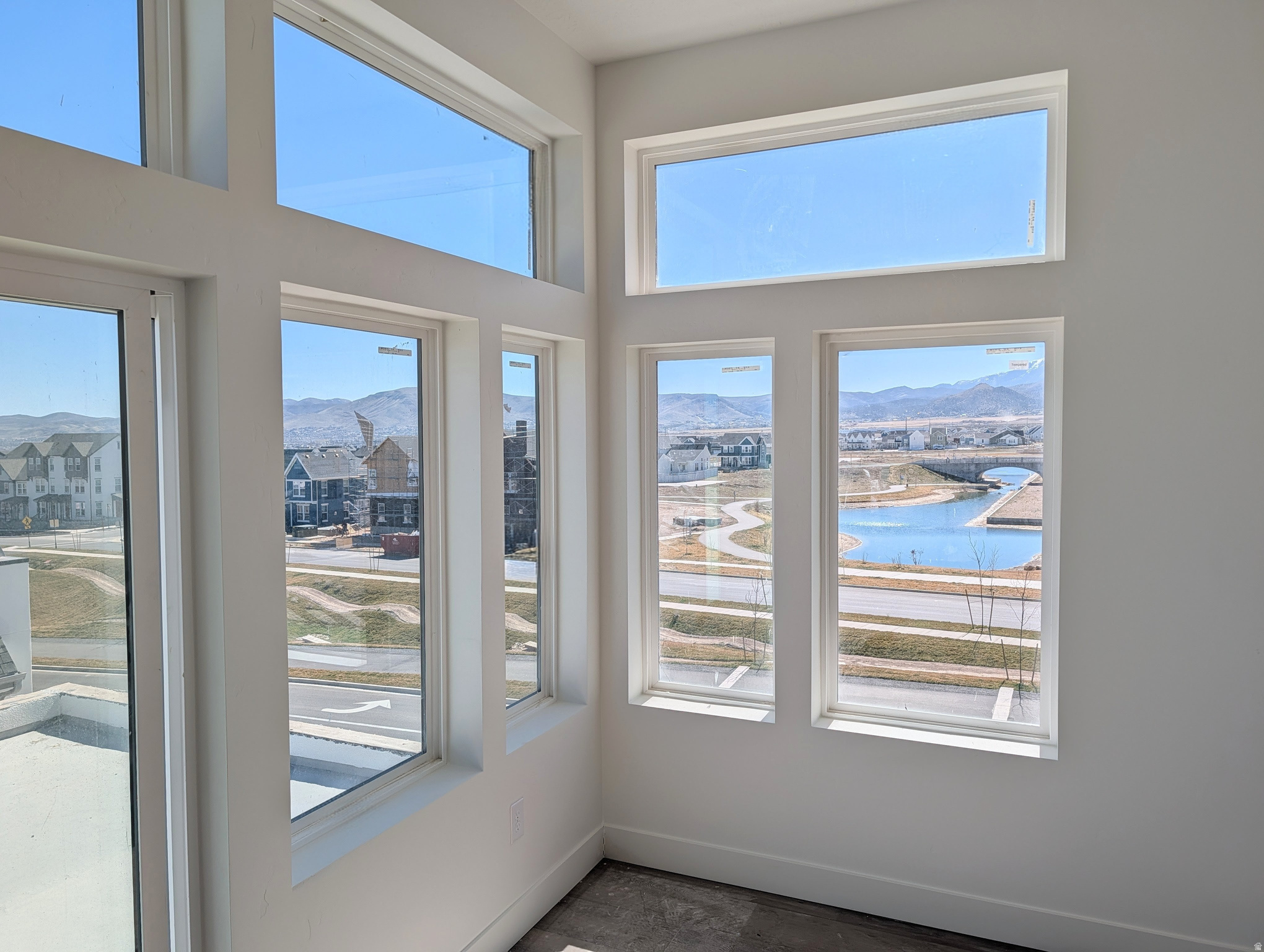 DAYBREAK - Residential