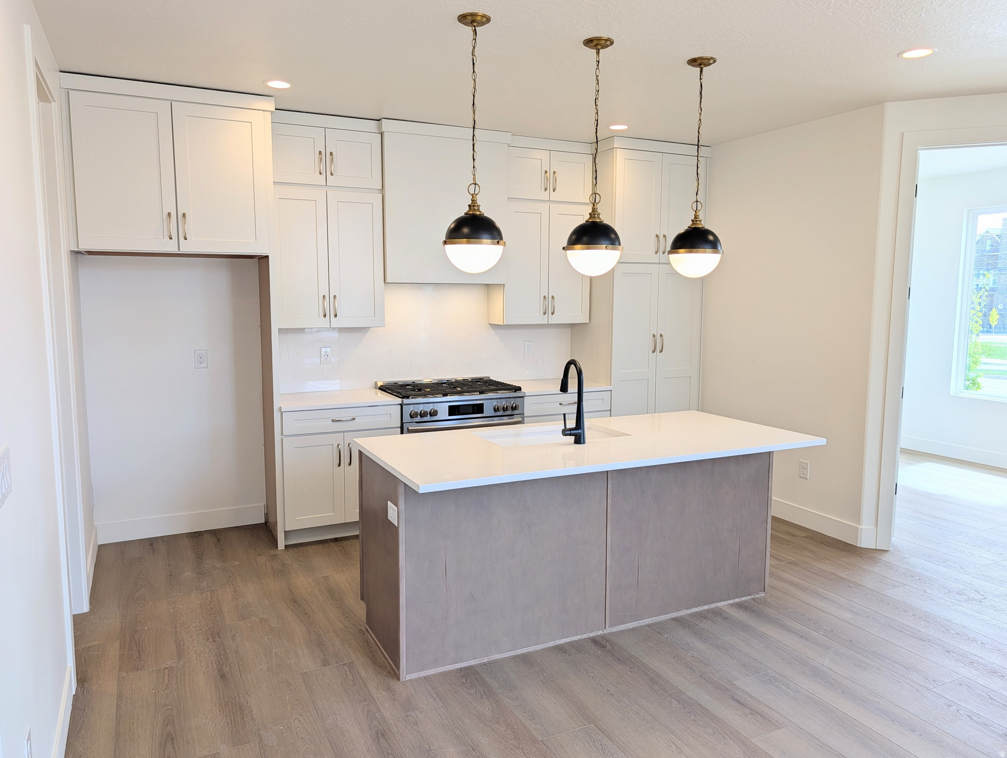 DAYBREAK - Residential