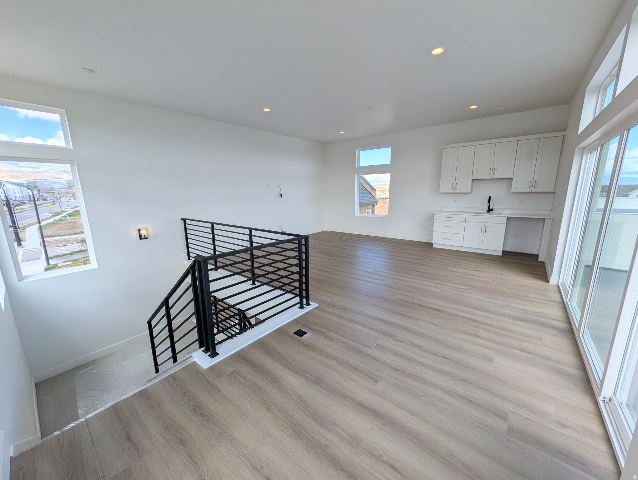 DAYBREAK - Residential