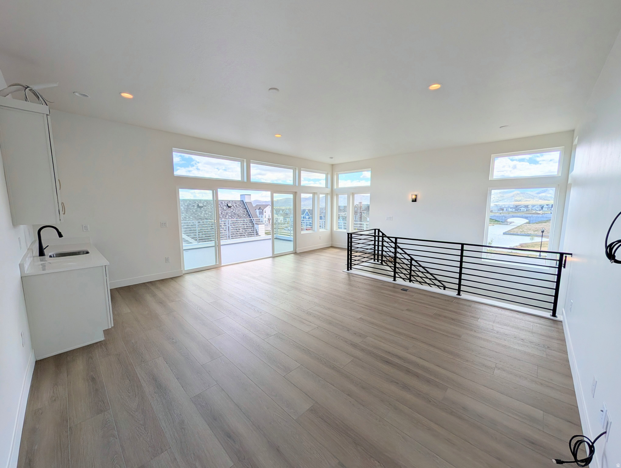 DAYBREAK - Residential