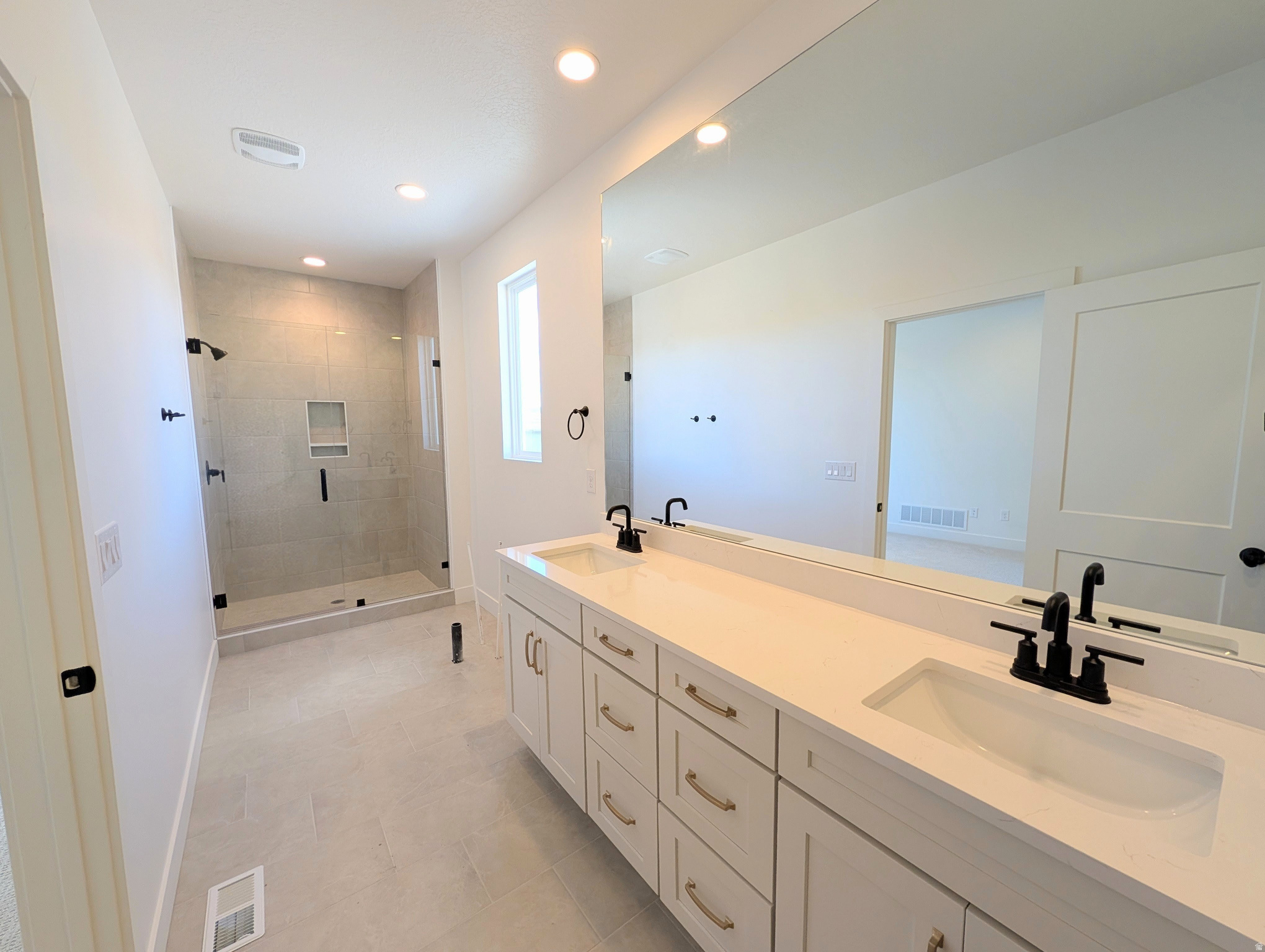 DAYBREAK - Residential