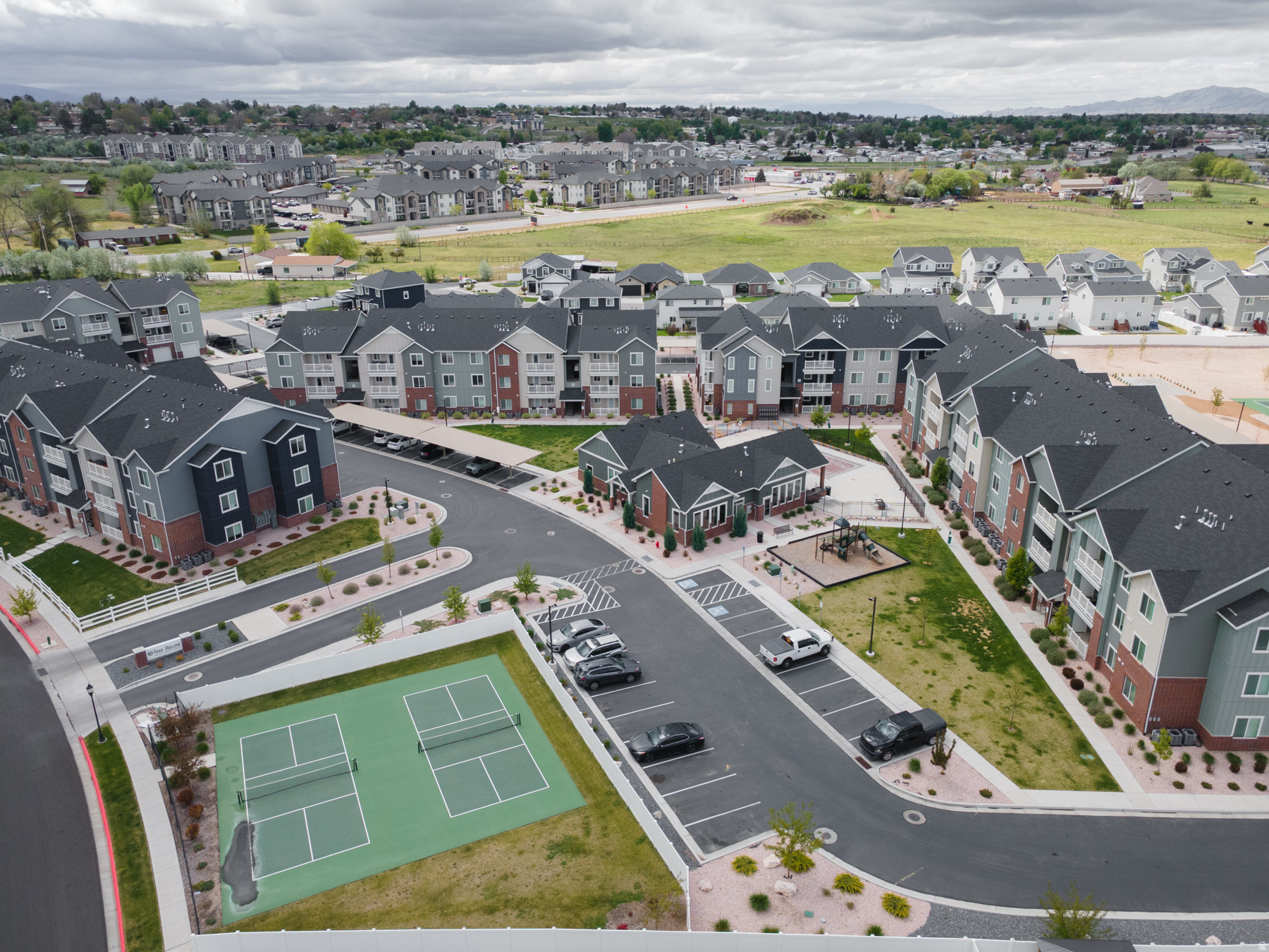 KNUDSON CROSSING - Residential