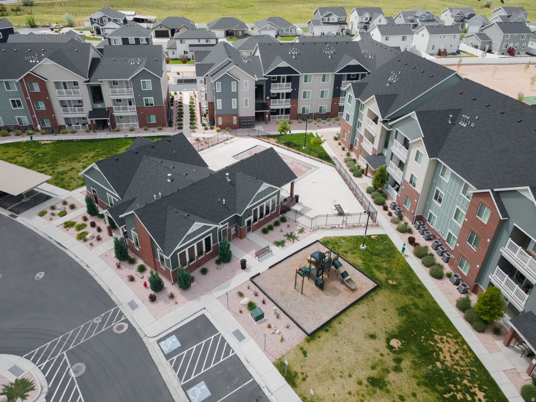 KNUDSON CROSSING - Residential