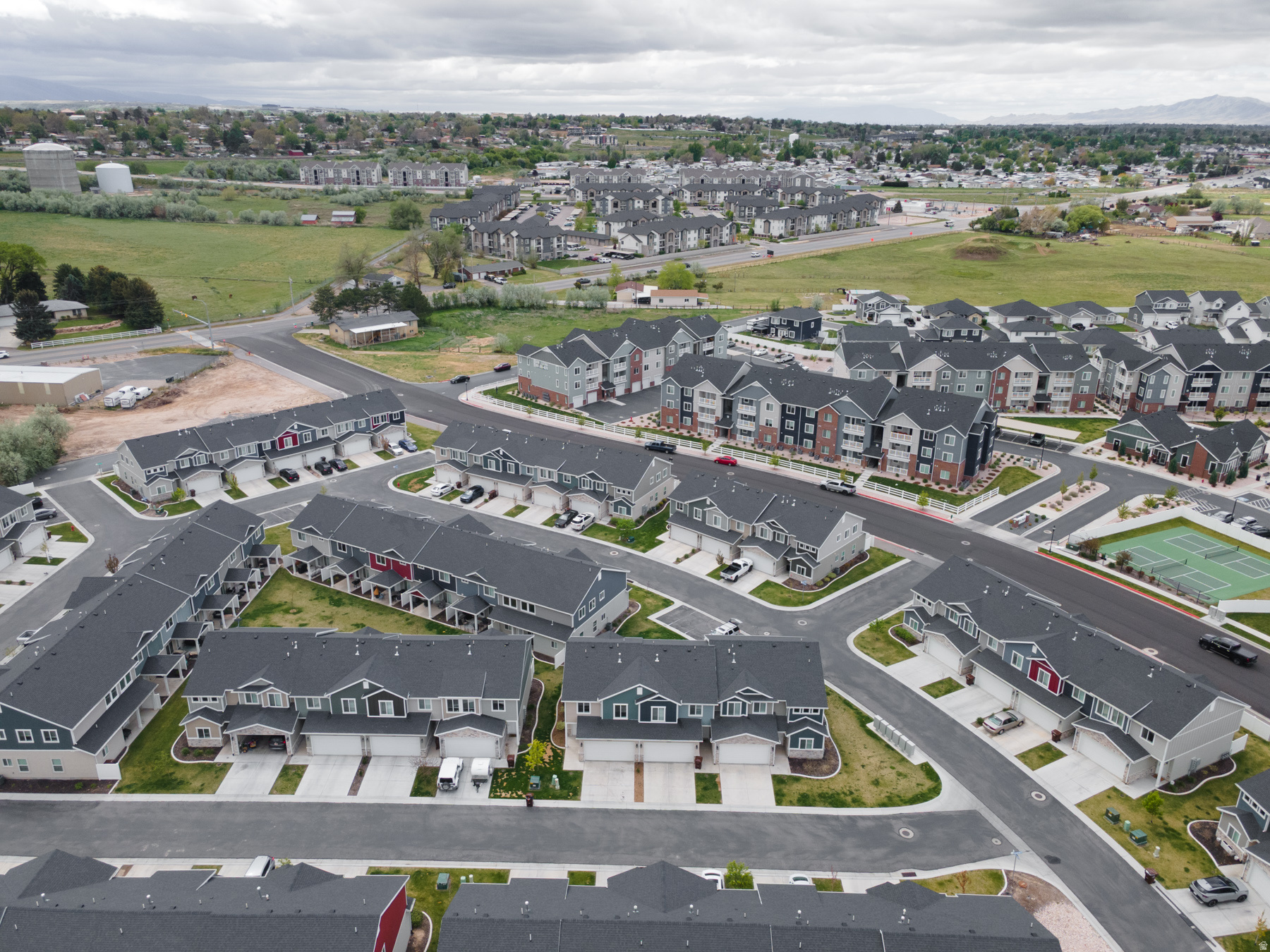 KNUDSON CROSSING - Residential