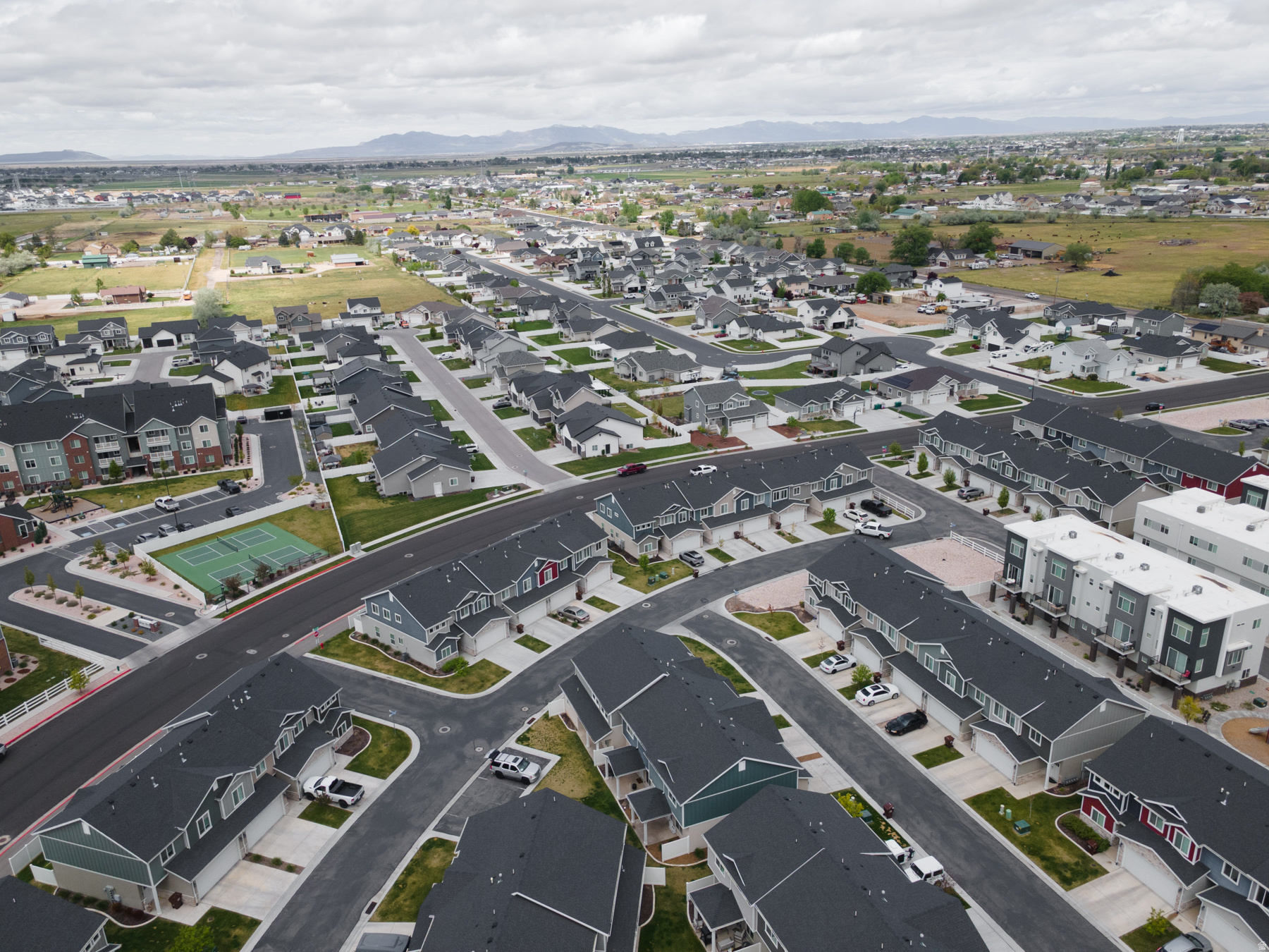 KNUDSON CROSSING - Residential