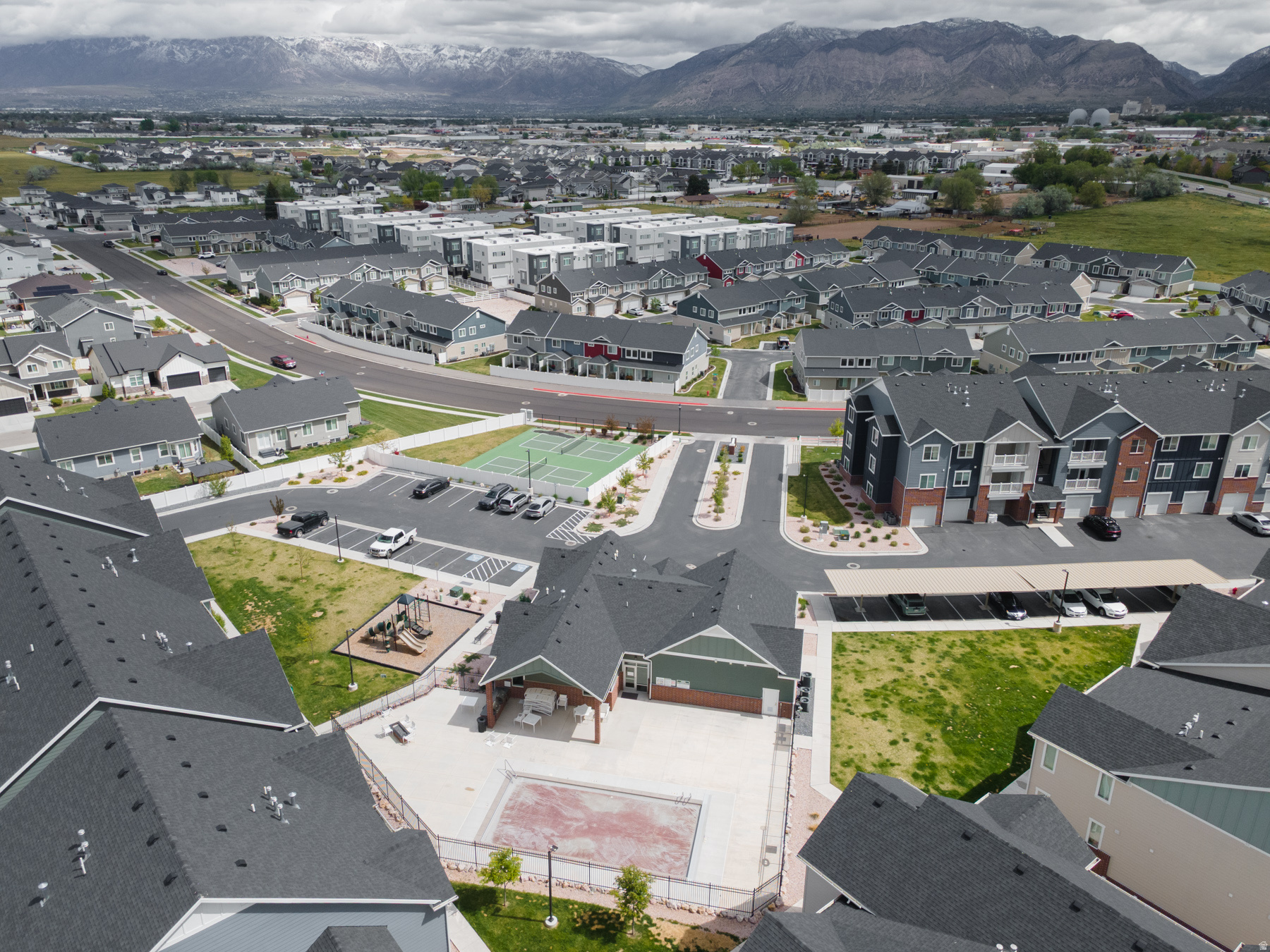 KNUDSON CROSSING - Residential