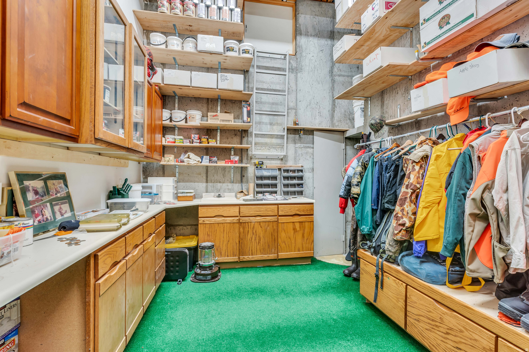 INDIAN HILLS - Residential