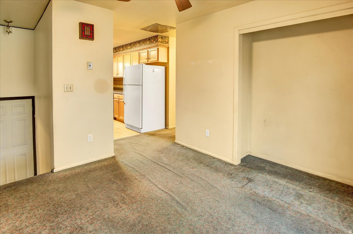 HILLSIDE MANOR - Residential