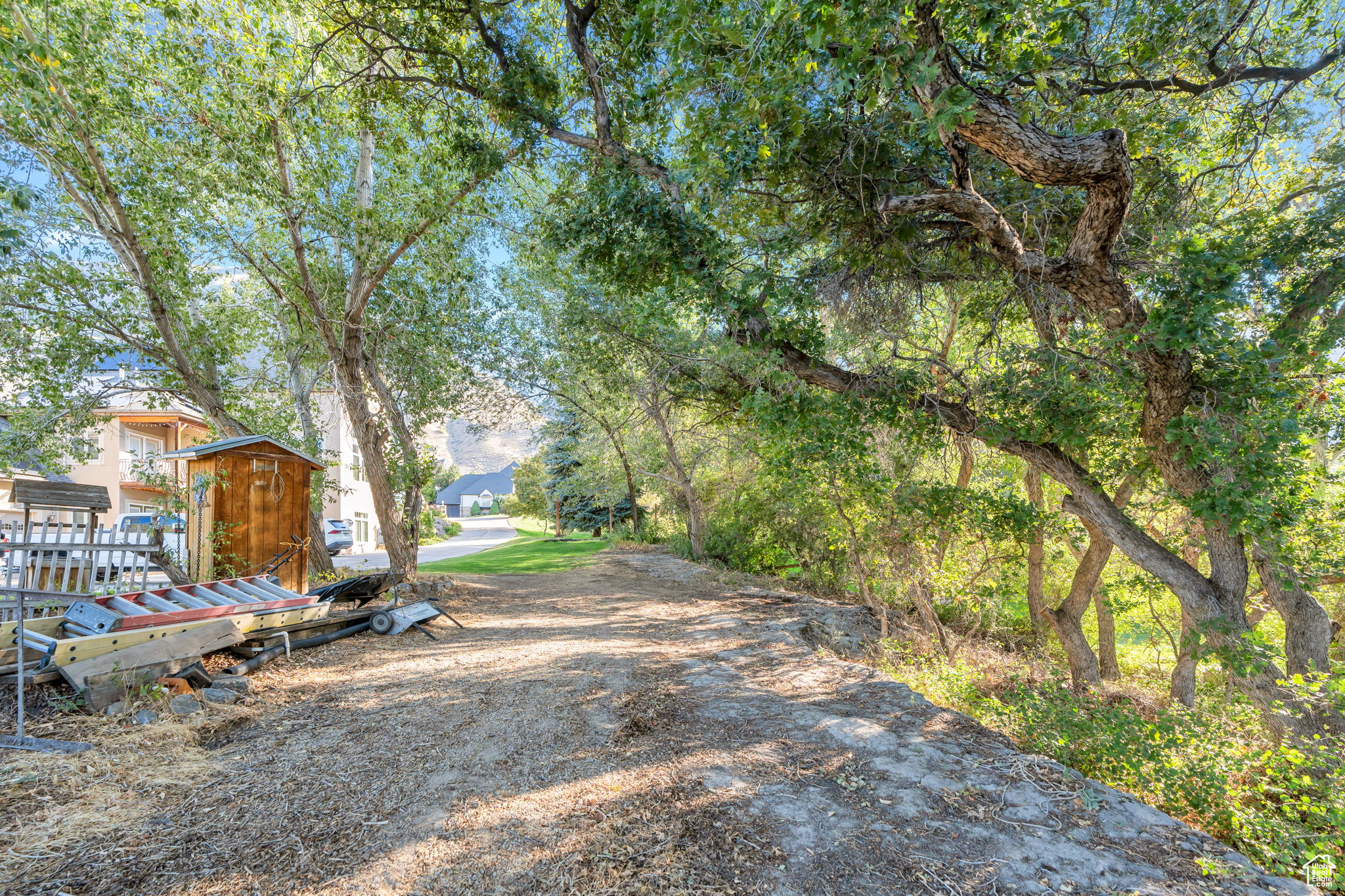 MOHOGANY RIDGE - Residential
