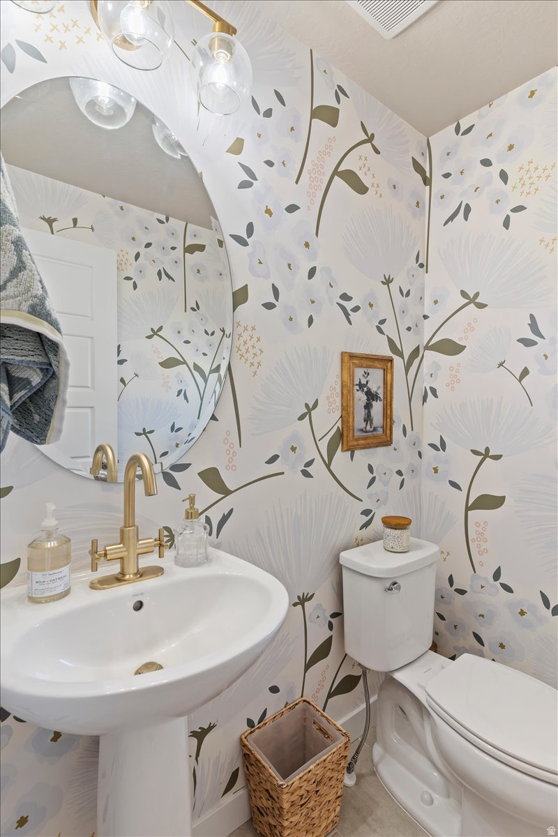 COTTAGES ON MAIN 222 - Residential