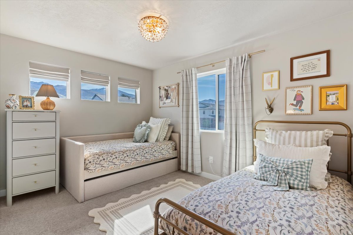 COTTAGES ON MAIN 222 - Residential