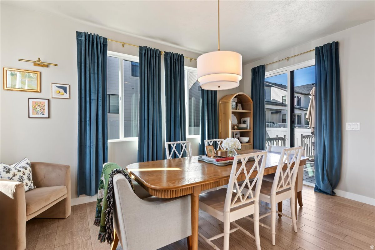 COTTAGES ON MAIN 222 - Residential