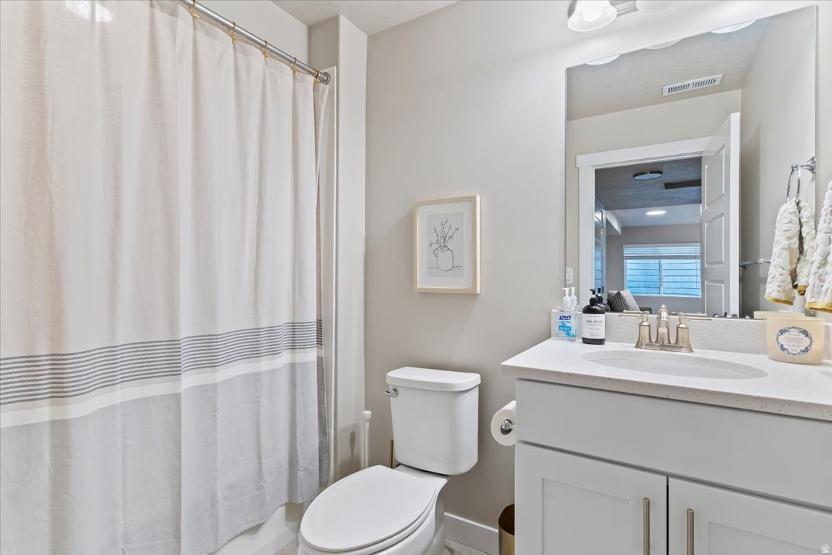 COTTAGES ON MAIN 222 - Residential