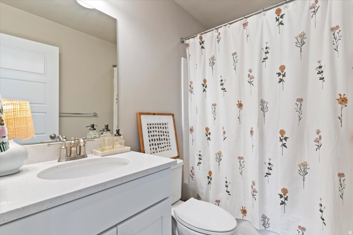 COTTAGES ON MAIN 222 - Residential