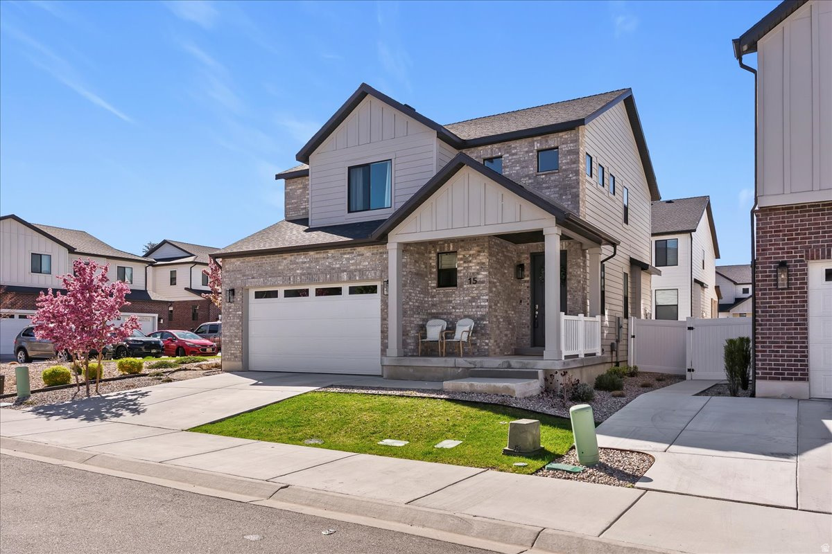 COTTAGES ON MAIN 222 - Residential