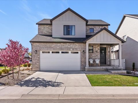 Photo of 15 W ORCHARD LN, Bountiful, UT 84010 (MLS # 2148584)