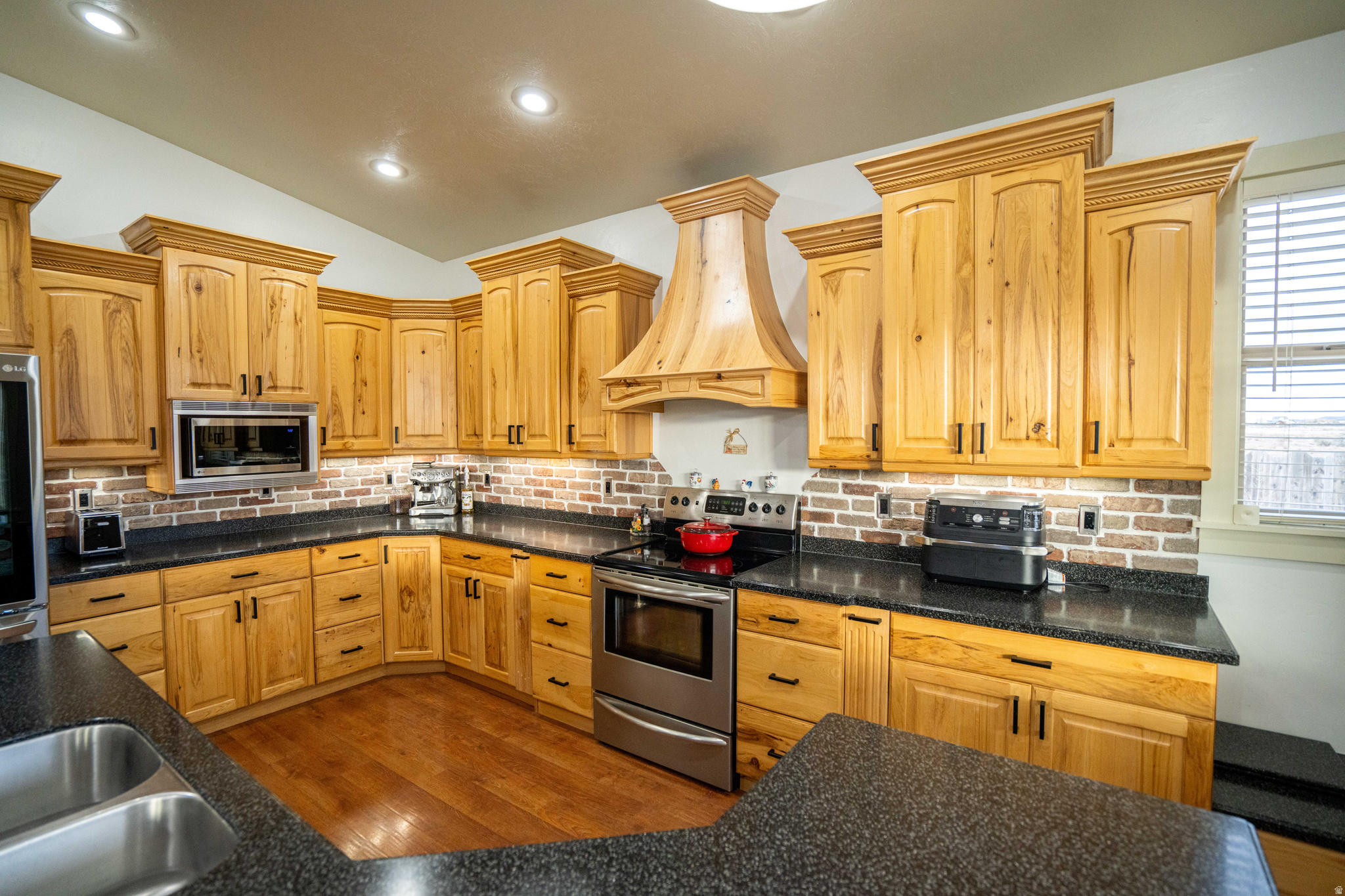 MOUNTAIN SKYS - Residential