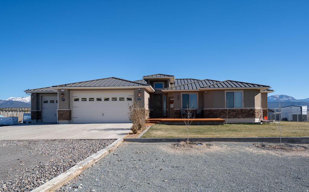 Photo of 2840 N WESTWARD DR, Beaver, UT 84713 (MLS # 2129106)