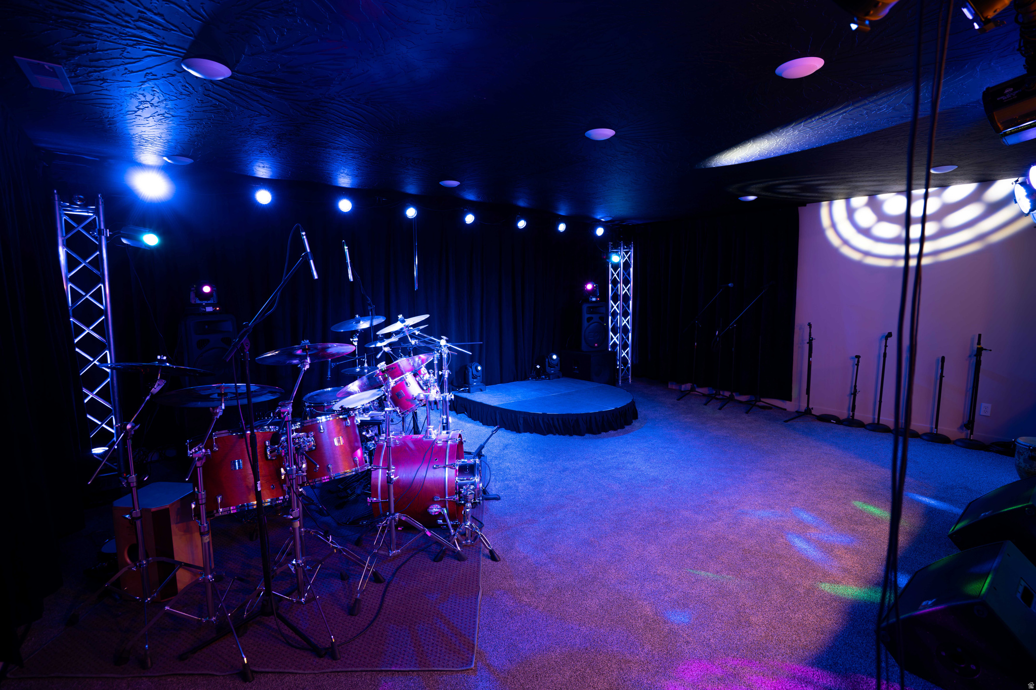 MOUNTAIN SKYS - Residential