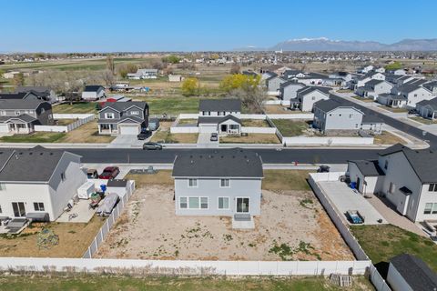 Tiny photo for 2927 W COASTLINE DR S, Syracuse, UT 84075 (MLS # 2145944)