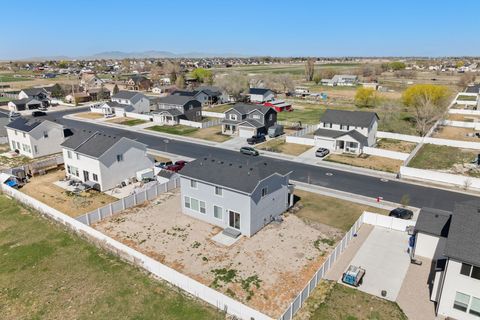 Tiny photo for 2927 W COASTLINE DR S, Syracuse, UT 84075 (MLS # 2145944)