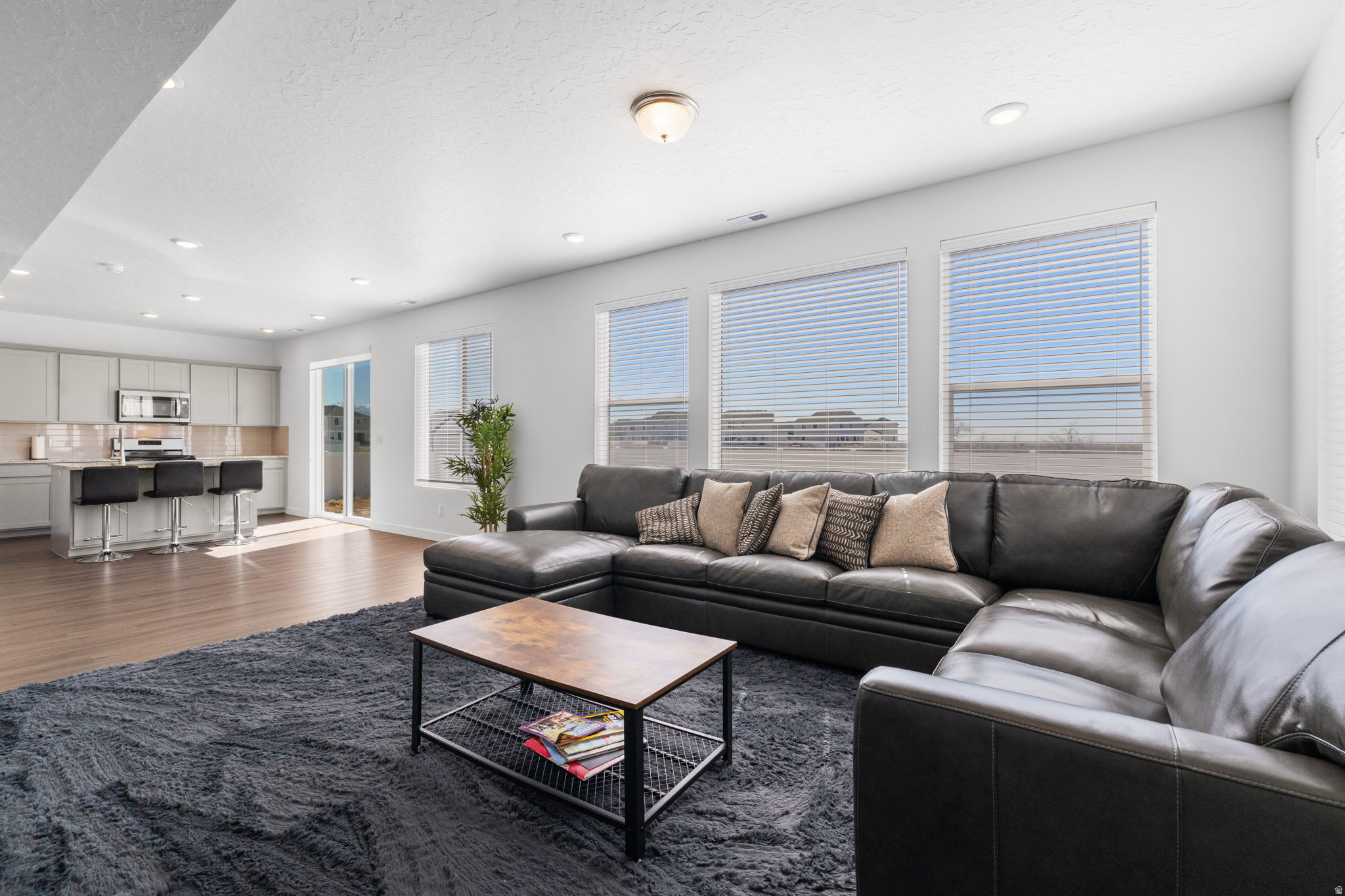 SHORELINE VIEW - Residential