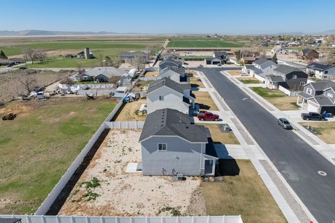 Tiny photo for 2927 W COASTLINE DR S, Syracuse, UT 84075 (MLS # 2145944)