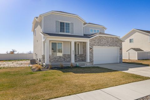 Tiny photo for 2927 W COASTLINE DR S, Syracuse, UT 84075 (MLS # 2145944)