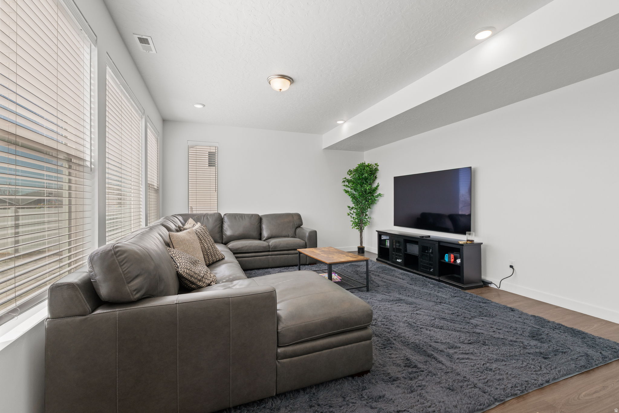 SHORELINE VIEW - Residential