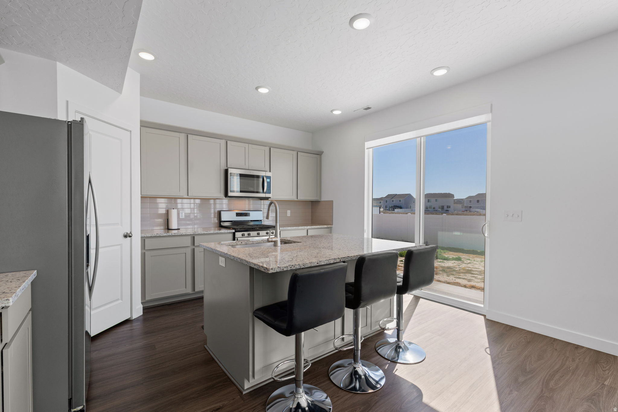 SHORELINE VIEW - Residential