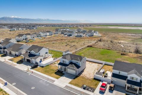 Tiny photo for 2927 W COASTLINE DR S, Syracuse, UT 84075 (MLS # 2145944)