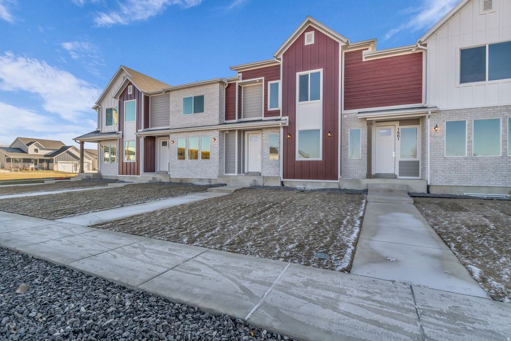 Photo of 1653 W 2700 S #218, Syracuse, UT 84075 (MLS # 2140627)