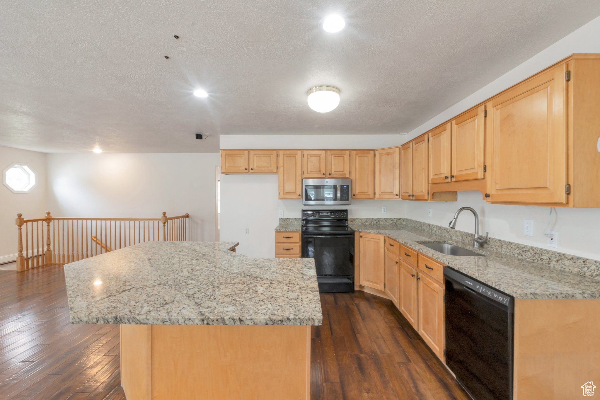 CASTLE GATE - Residential