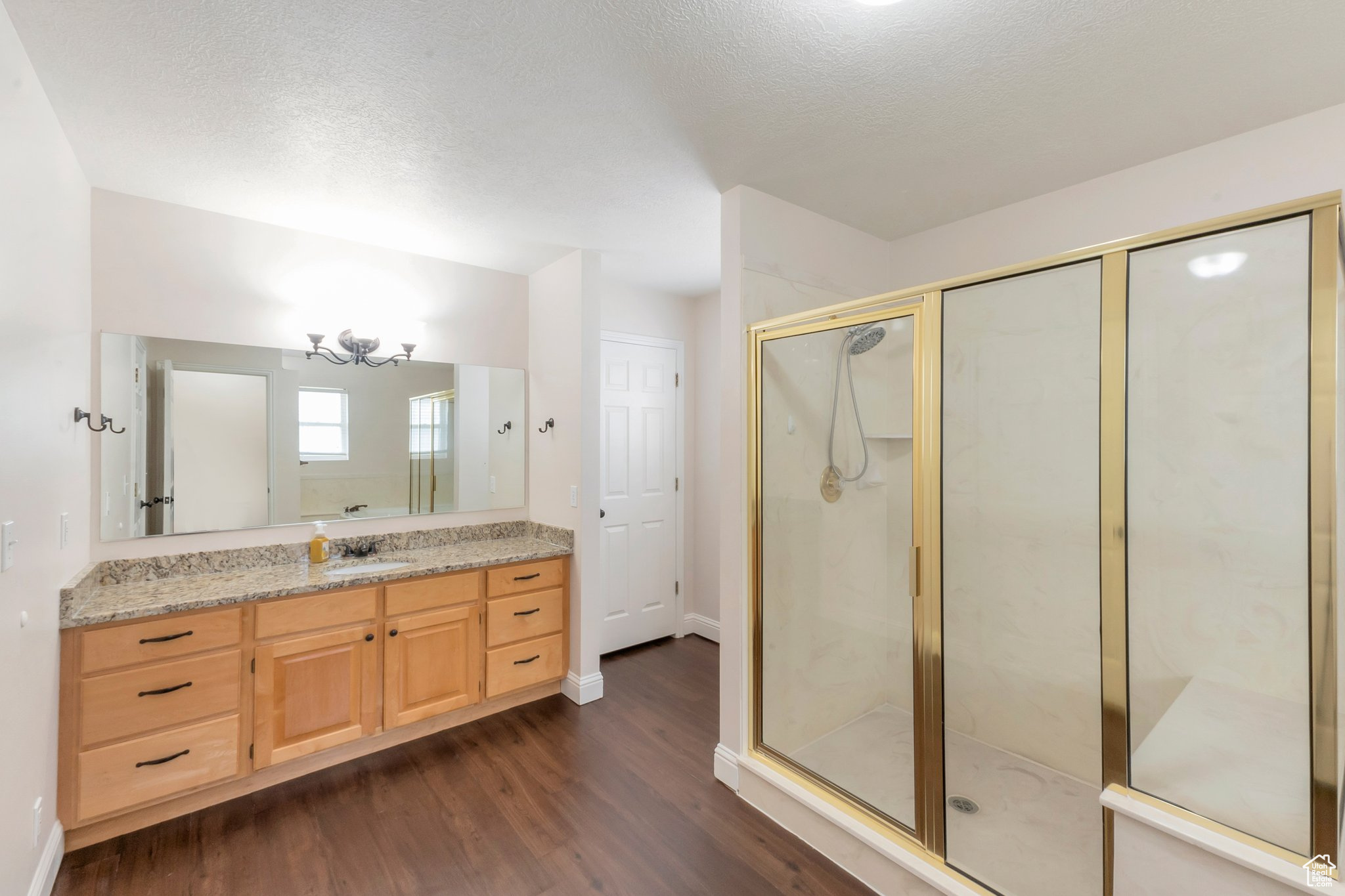 CASTLE GATE - Residential