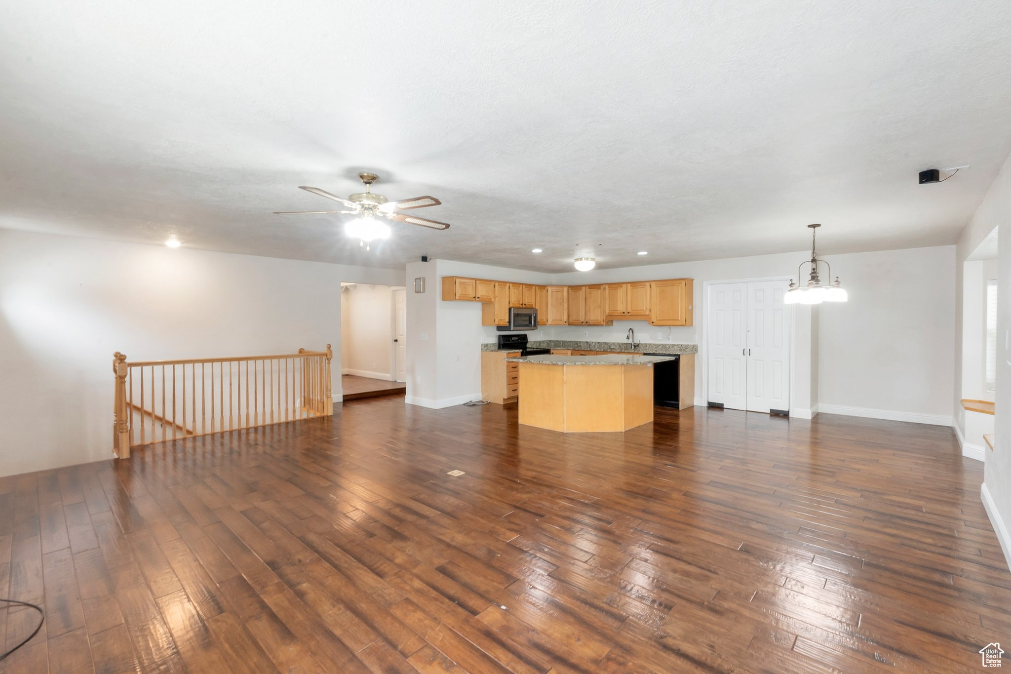 CASTLE GATE - Residential