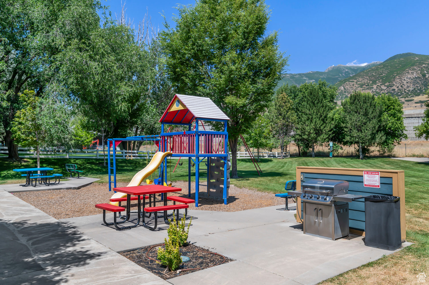 FARMINGTON CROSSING - Residential
