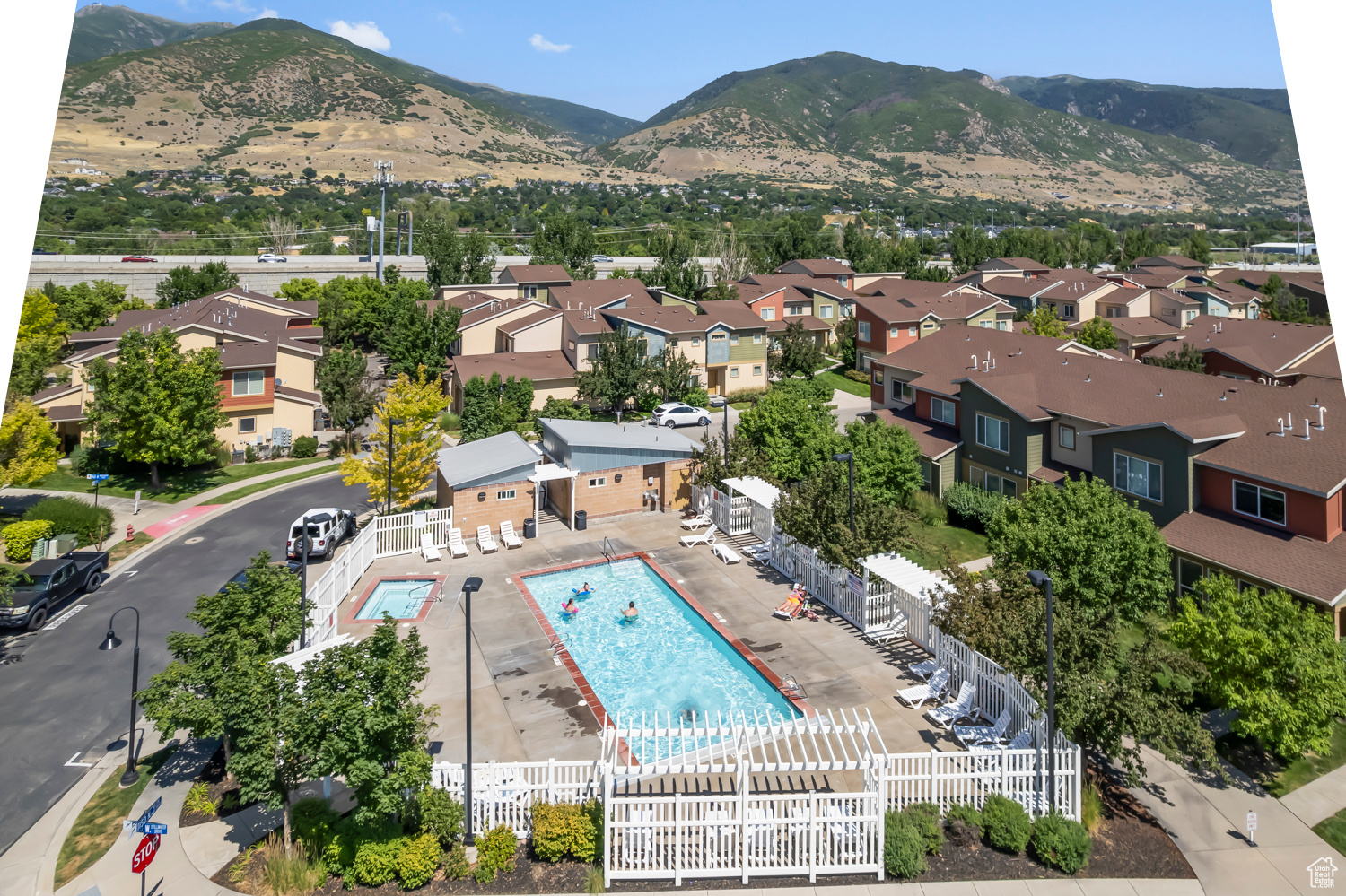 FARMINGTON CROSSING - Residential