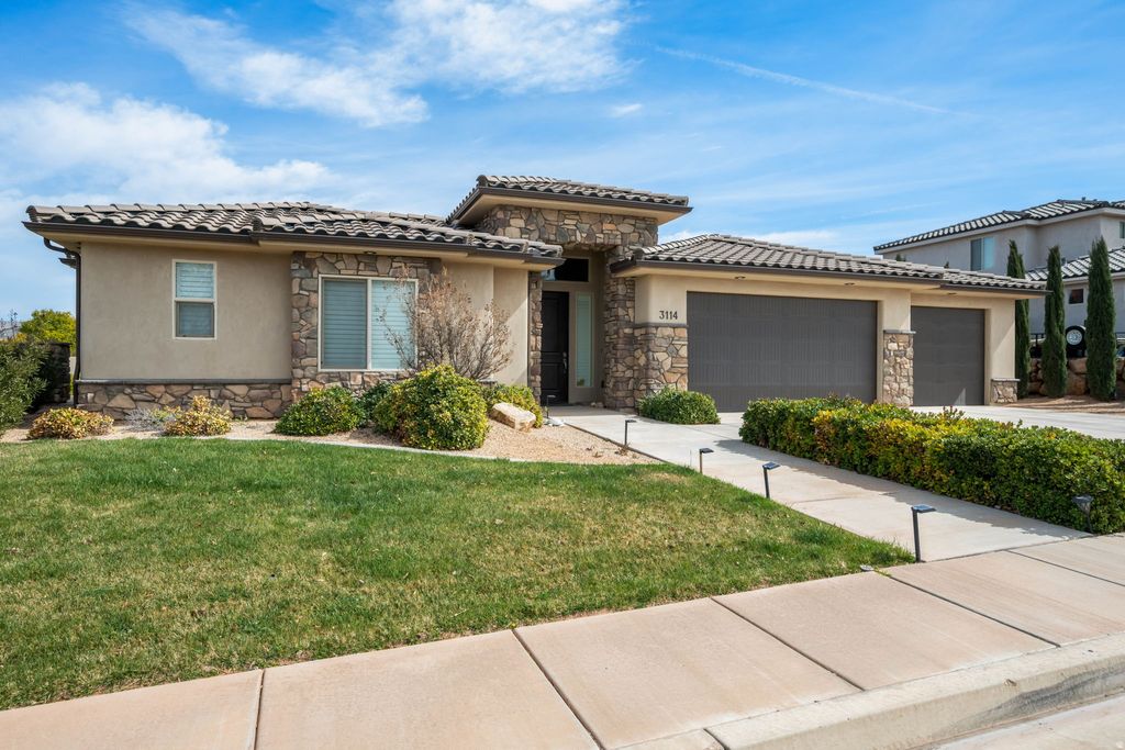 Photo of 3114 E SEEGMILLER DR, Saint George, UT 84790 (MLS # 2143493)