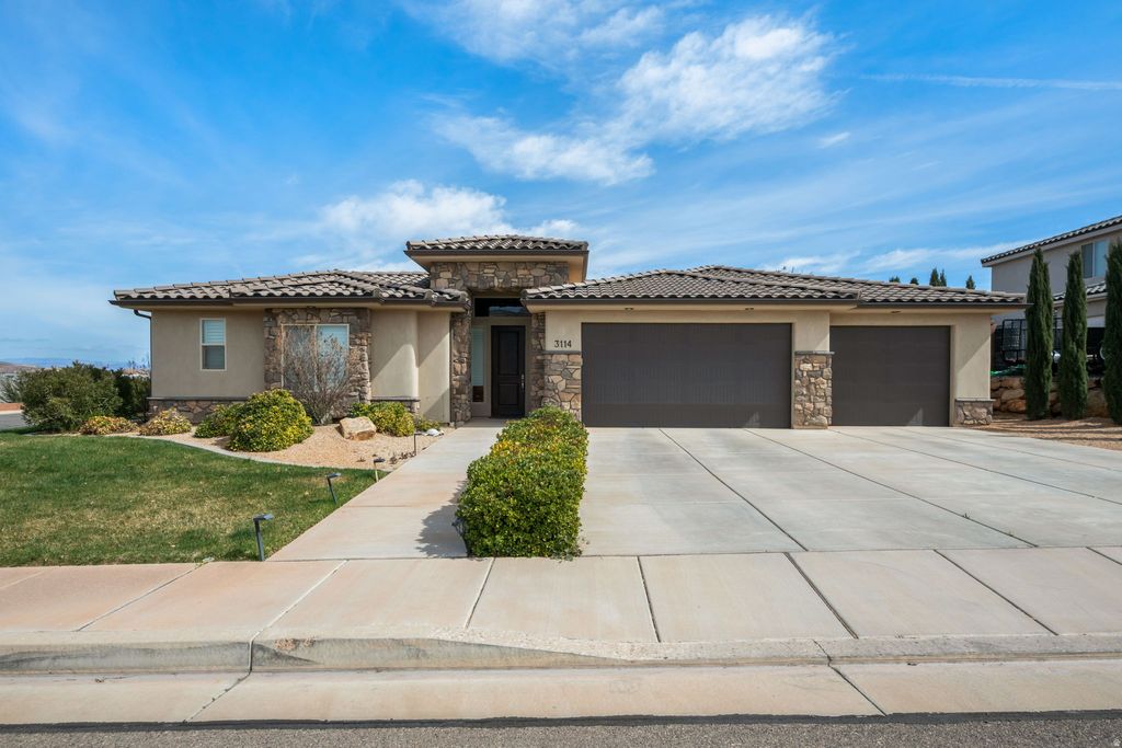 Photo of 3114 E SEEGMILLER DR, Saint George, UT 84790 (MLS # 2143493)