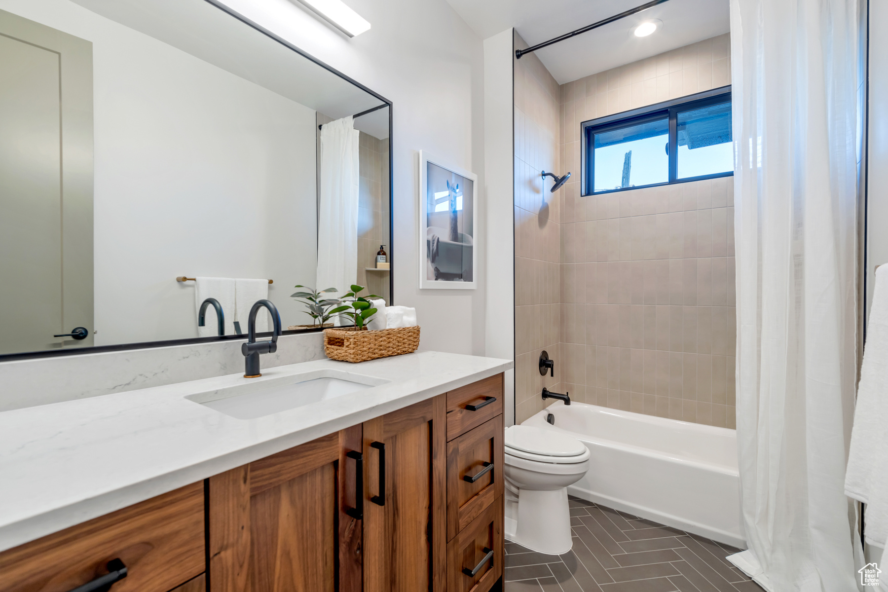 SUMMERHILL LANE - Residential