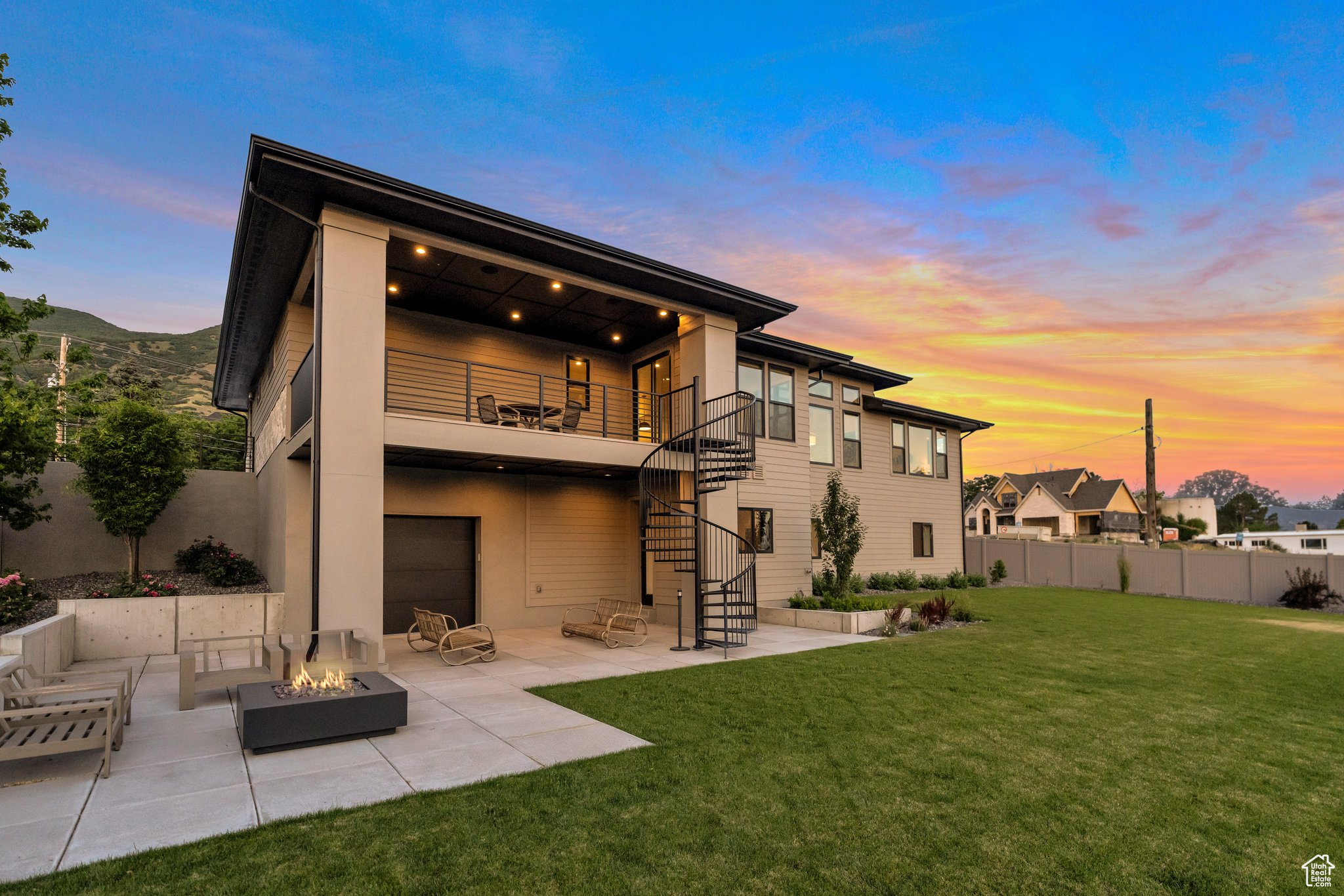 SUMMERHILL LANE - Residential