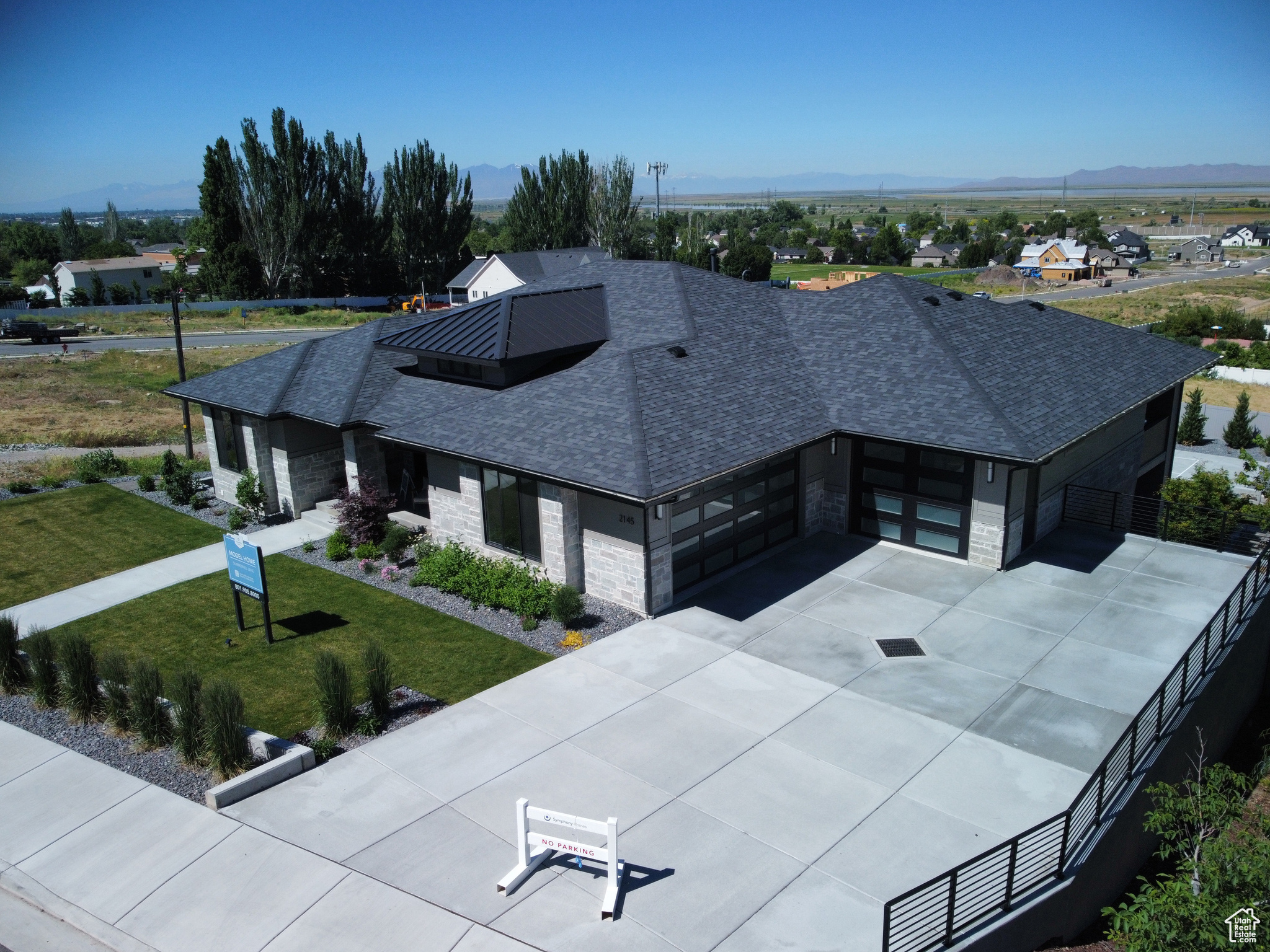 SUMMERHILL LANE - Residential