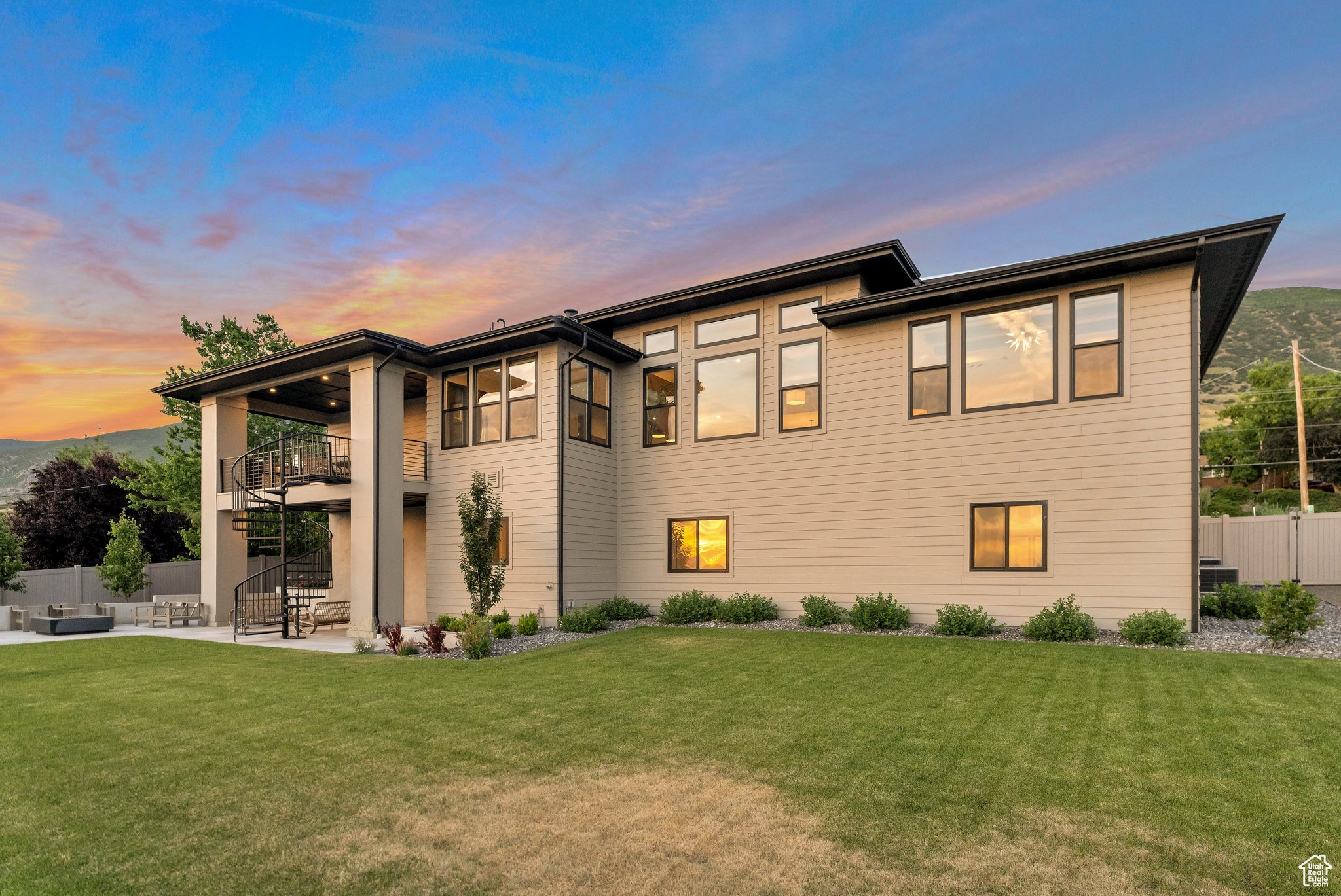 SUMMERHILL LANE - Residential