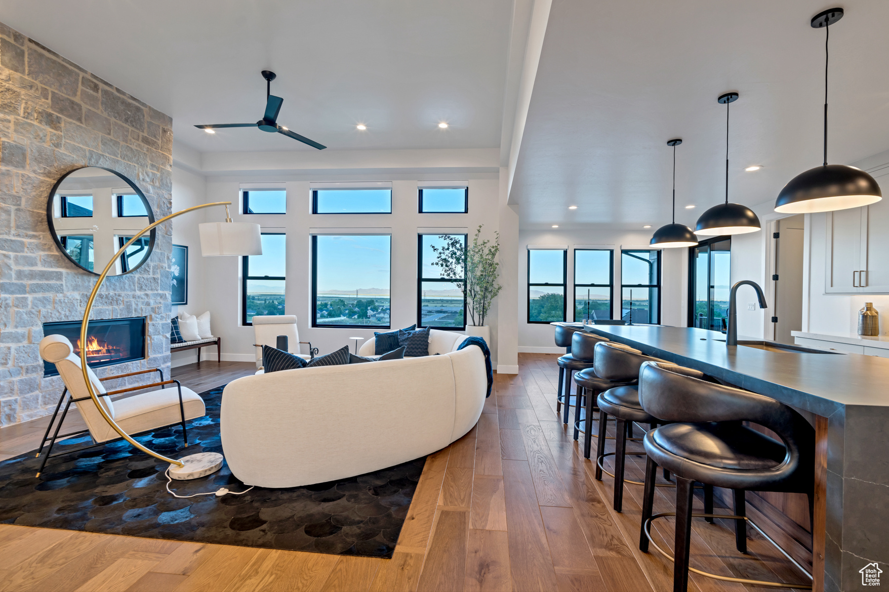 SUMMERHILL LANE - Residential