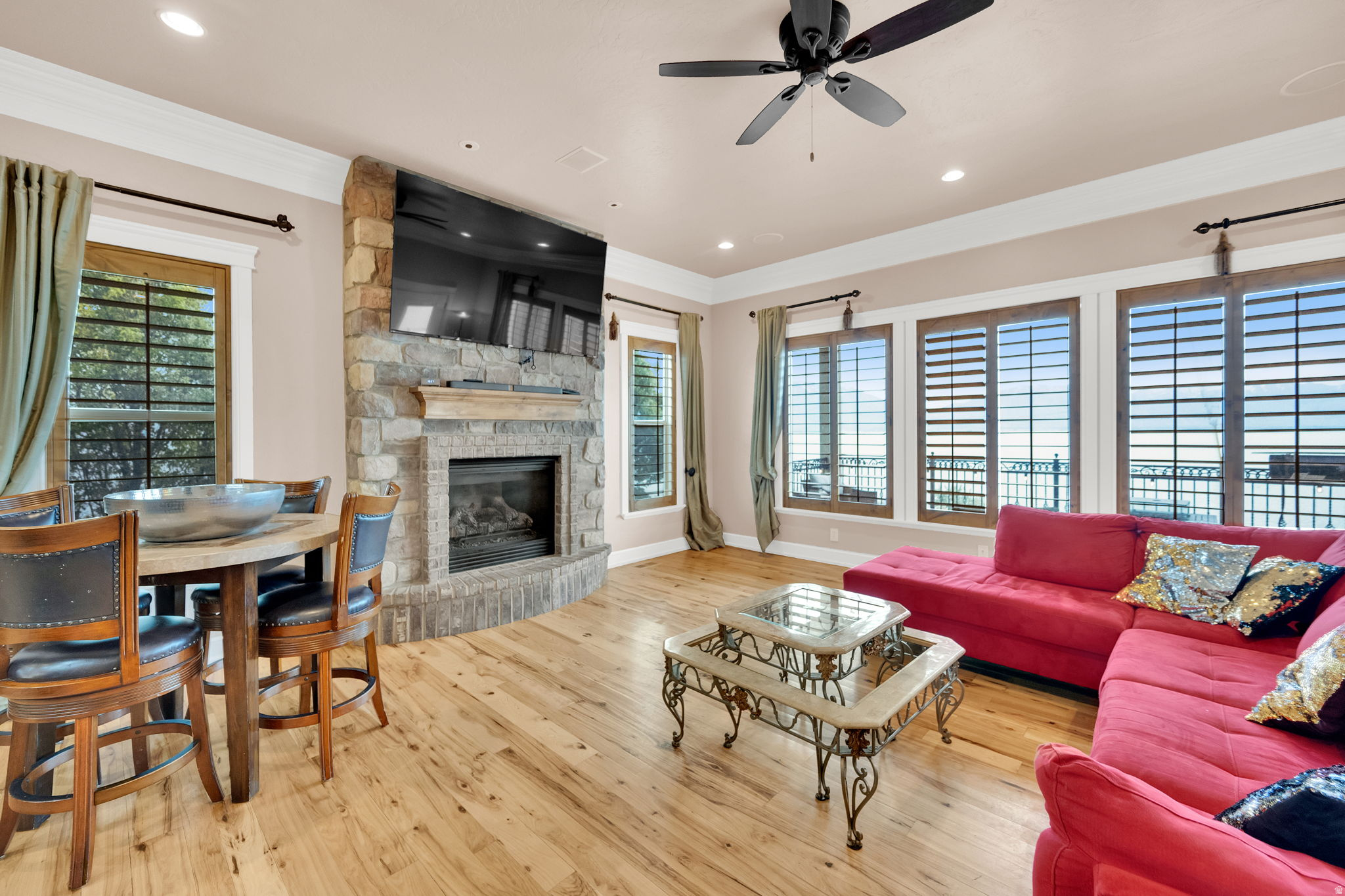 SARATOGA SPRINGS - Residential